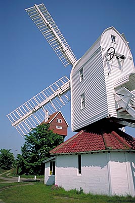 Post windmill; 'House In The Clouds' in bkgd. Location: ENG, Suffolk , Suffolk Coast & Heaths AONB, Northern Coast, Thorpeness. [ref. to #185.097]