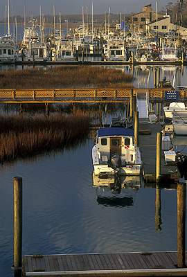 Marinas line the waterway at the bridge between Wrightsville Beach & the mainland. Location: NC, New Hanover County, Wilimington Area, Wrightsville Beach, Intracoastal Waterway. [ref. to #233.182]